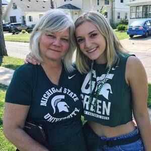 Meet your Posher, Anna